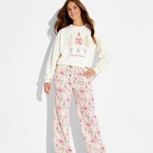 Viral target Nutcracker Sweatshirt and pants set